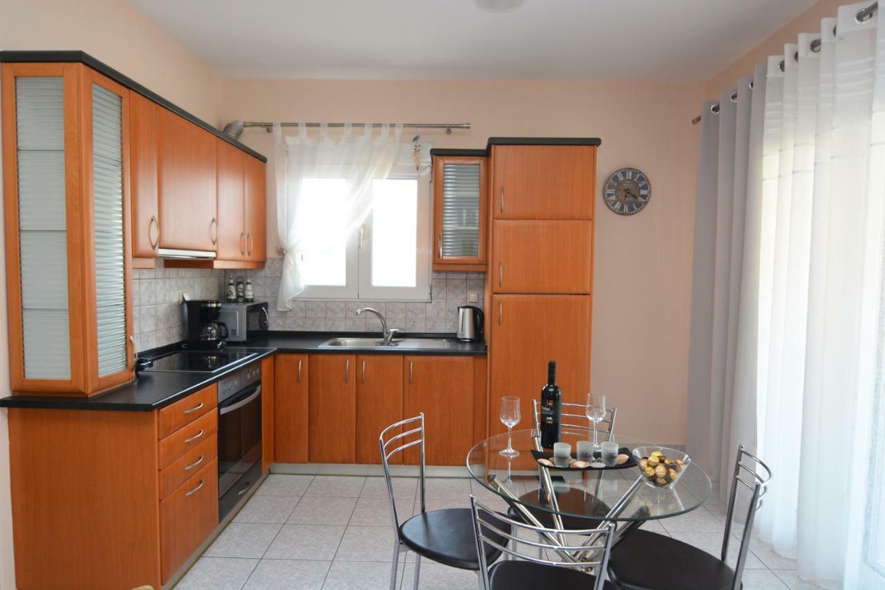 Elegant Apartment Near The Beach Nea Peramos  Exterior photo
