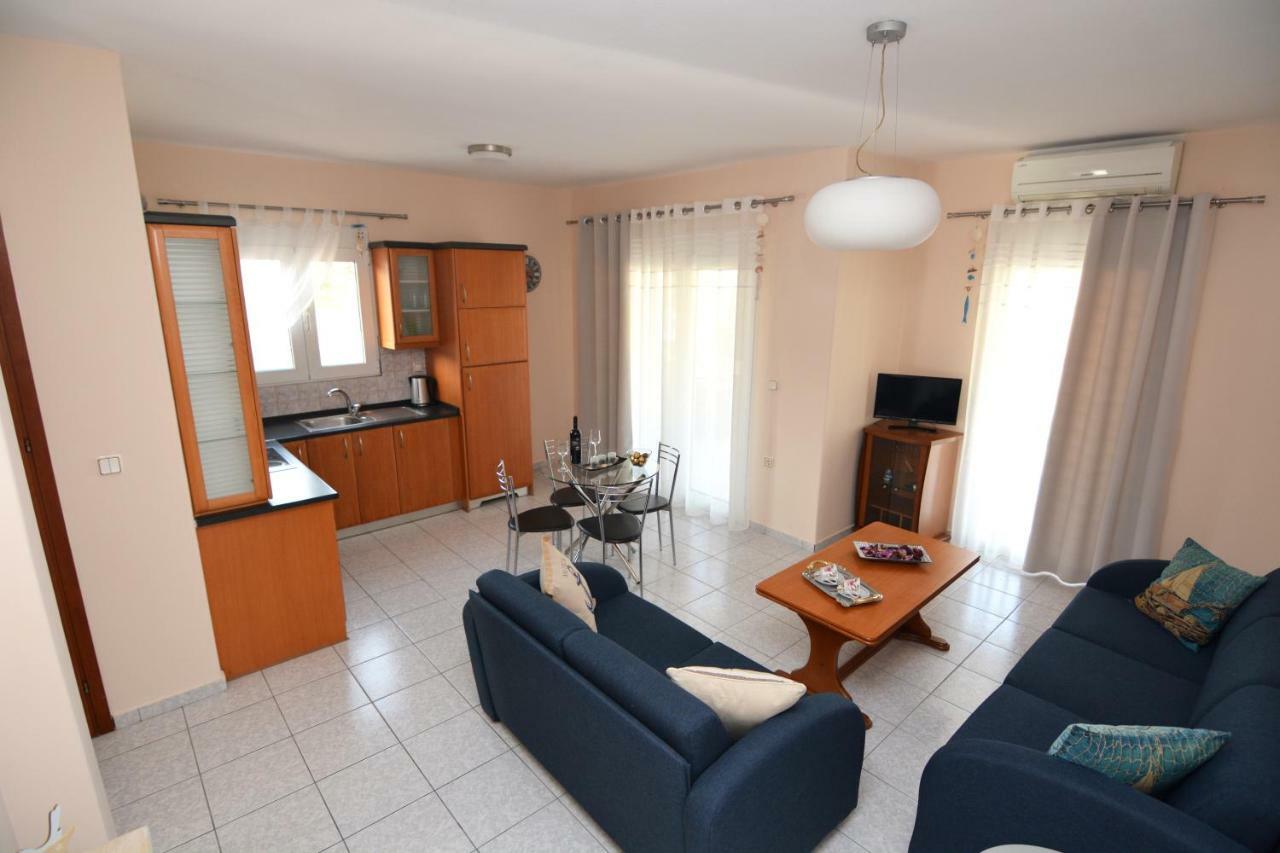 Elegant Apartment Near The Beach Nea Peramos  Exterior photo