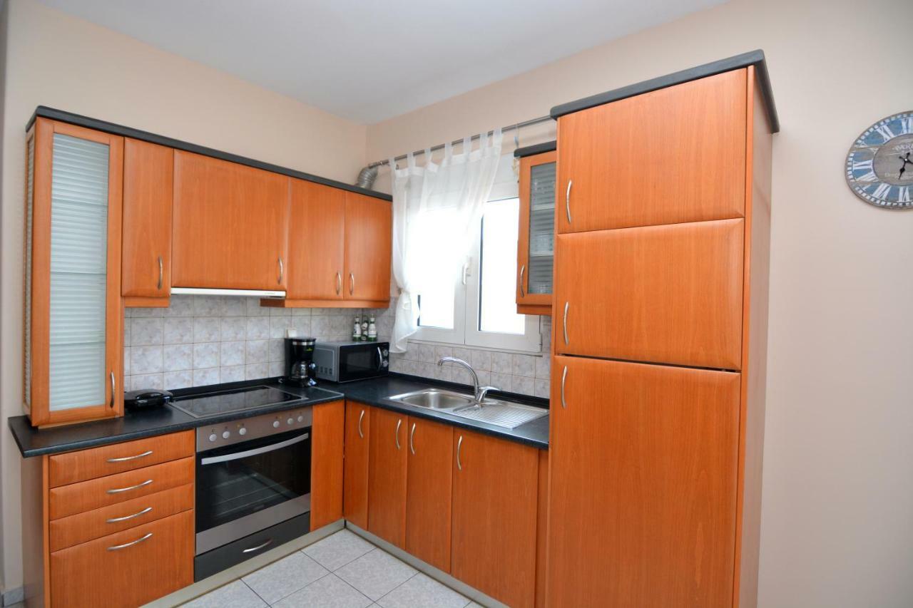 Elegant Apartment Near The Beach Nea Peramos  Exterior photo